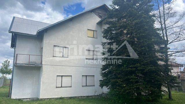 Stambeno poslovni objekt, Prodaja, Plaski, Plaski