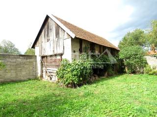 Drvena kuca, Prodaja, Josipdol, Skradnik