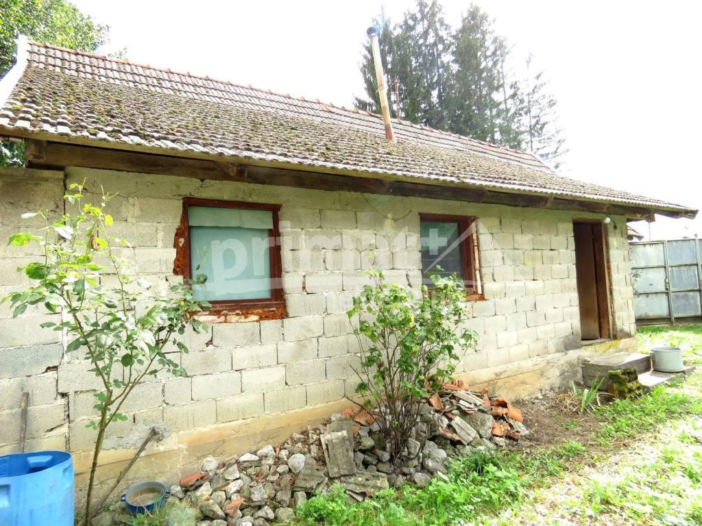 Drvena kuca, Prodaja, Josipdol, Skradnik