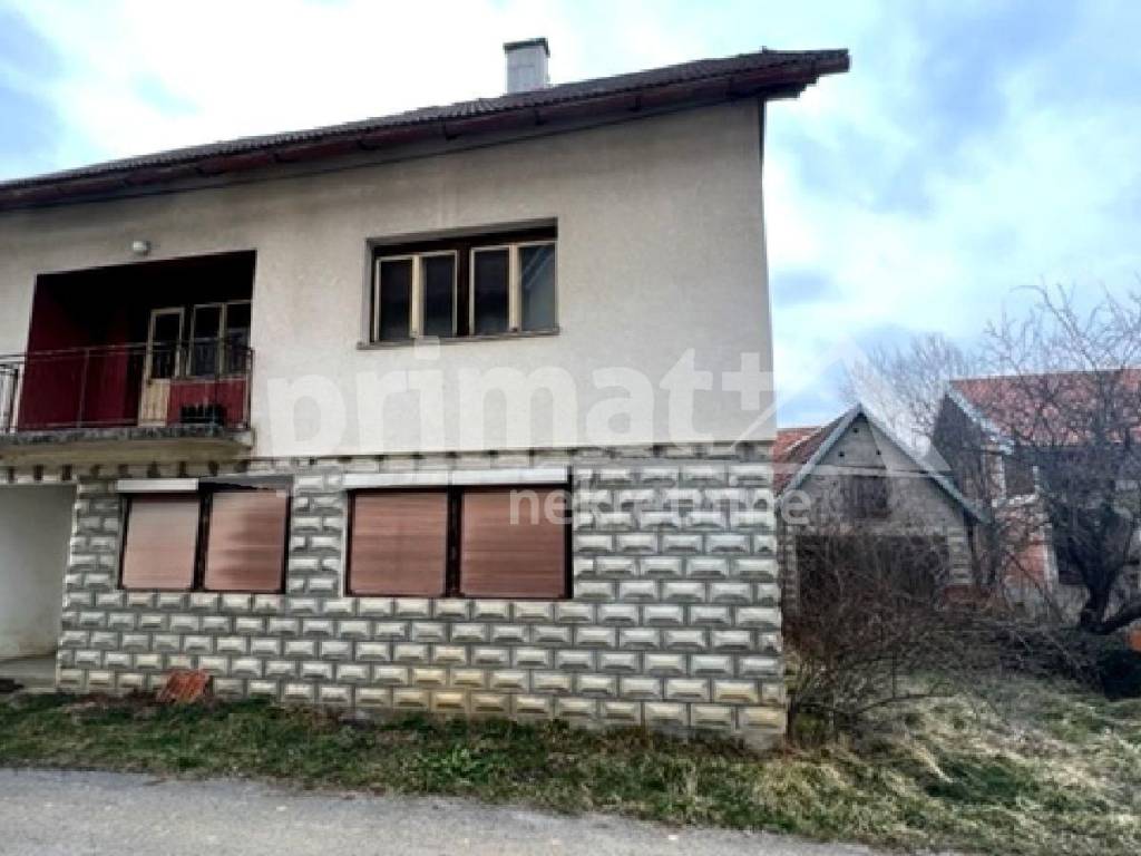 Obiteljska kuca, Prodaja, Plaski, Plaski