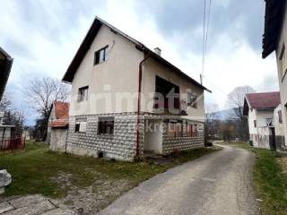 Obiteljska kuca, Prodaja, Plaski, Plaski