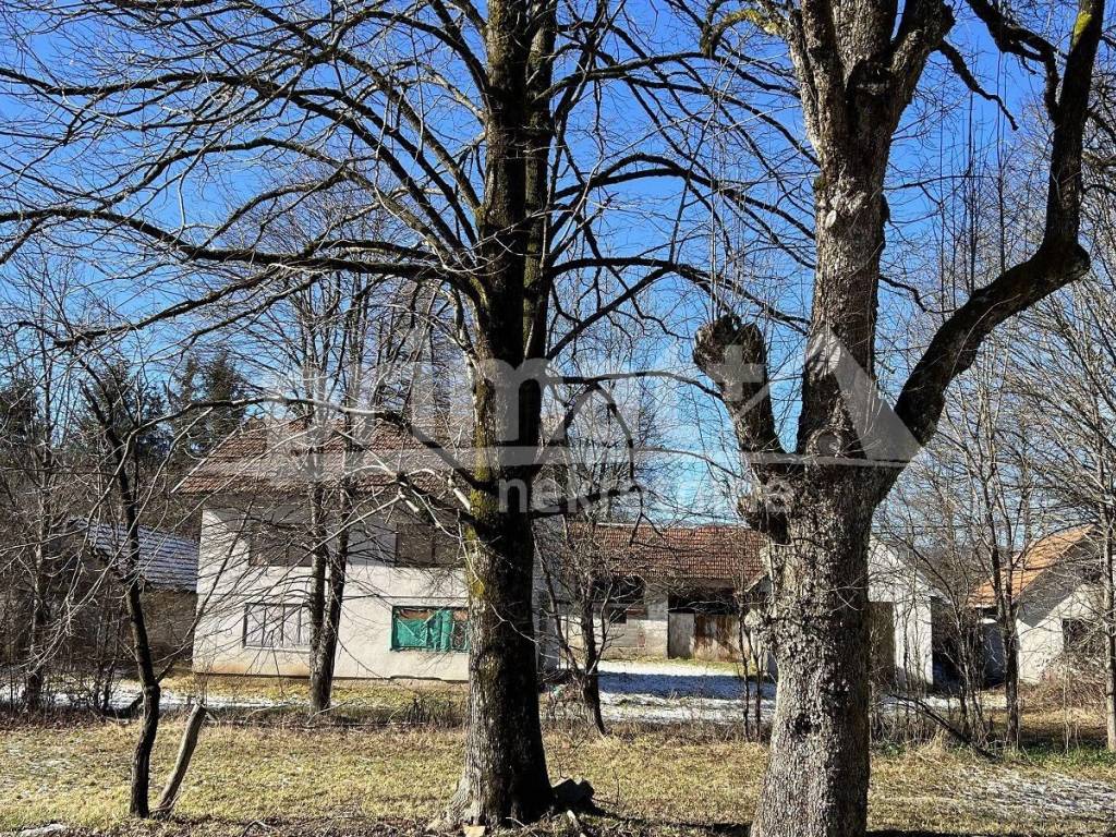 Obiteljska kuca, Prodaja, Plaski, Jezero I Dio