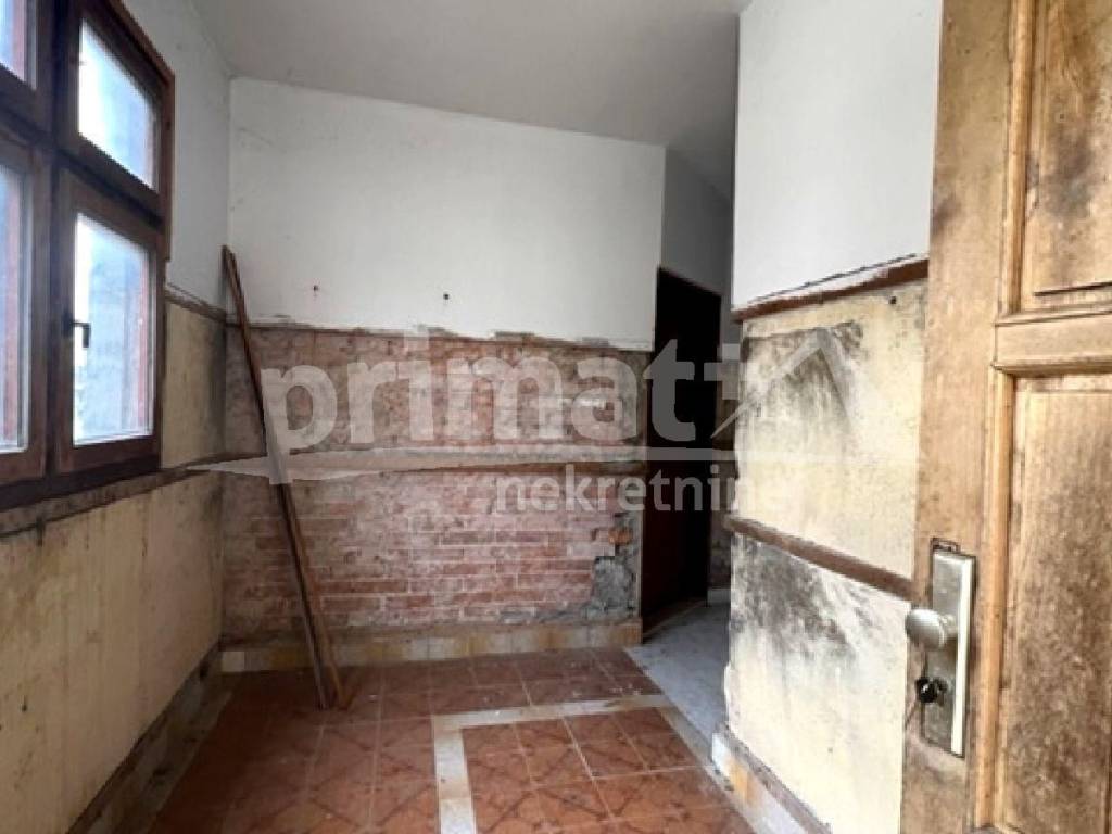 Obiteljska kuca, Prodaja, Plaski, Plaski