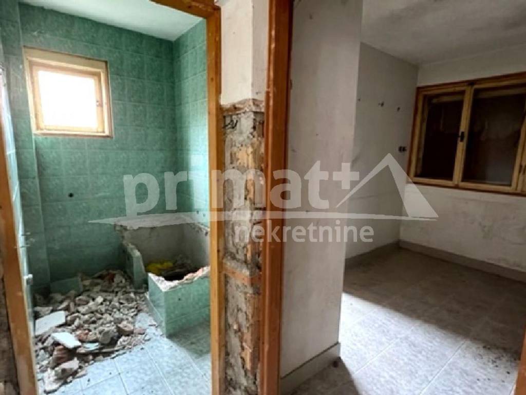 Obiteljska kuca, Prodaja, Plaski, Plaski