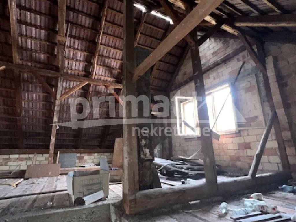 Obiteljska kuca, Prodaja, Plaski, Plaski