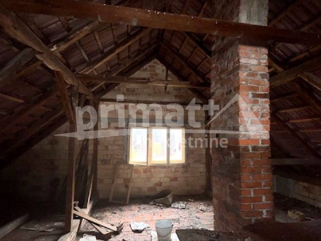 Obiteljska kuca, Prodaja, Plaski, Plaski