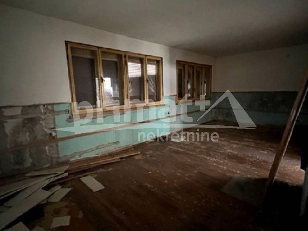 Obiteljska kuca, Prodaja, Plaski, Plaski