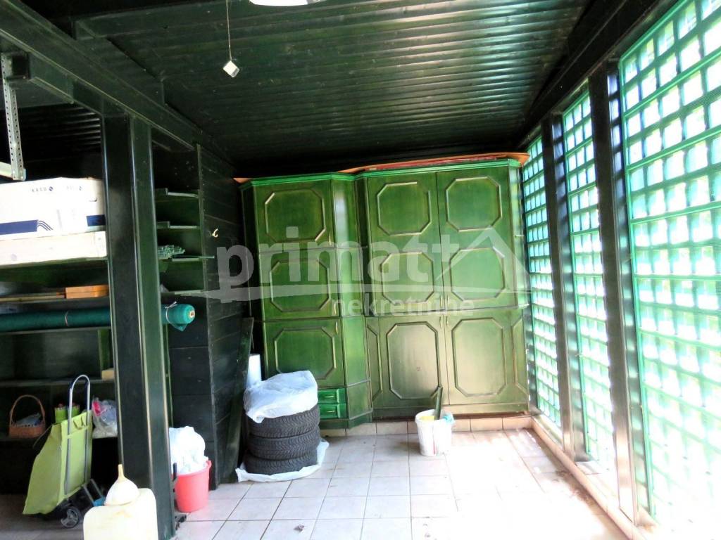 Garaza, Prodaja, Bosiljevo, Bosiljevo