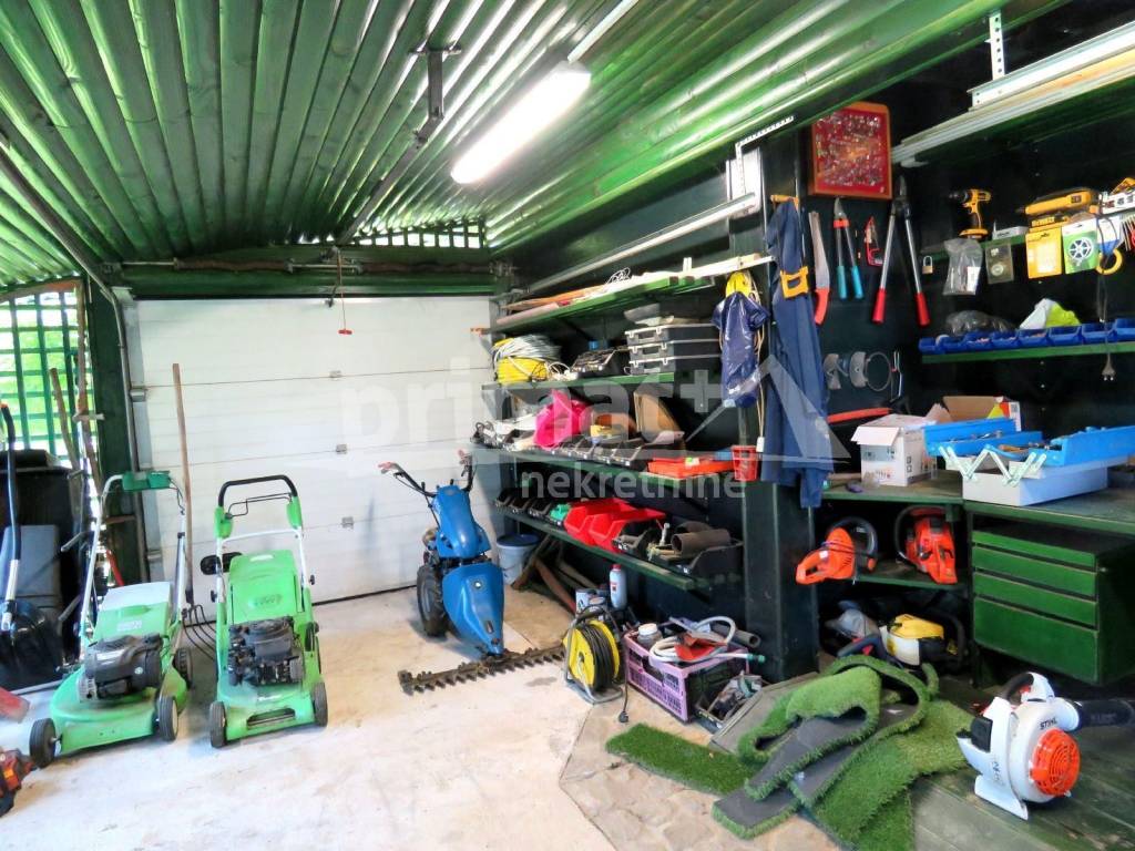 Garaza, Prodaja, Bosiljevo, Bosiljevo