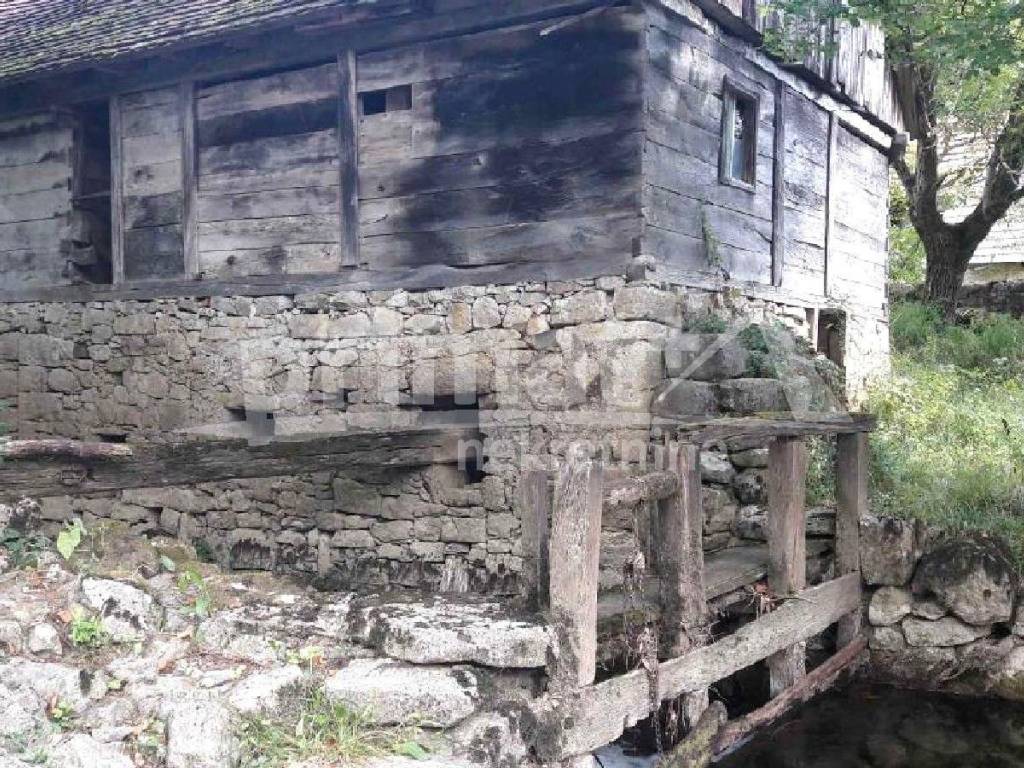 Uz vodu, Prodaja, Slunj, Slunj