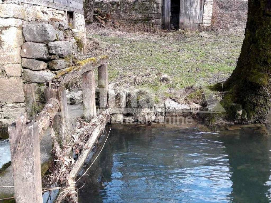 Uz vodu, Prodaja, Slunj, Slunj