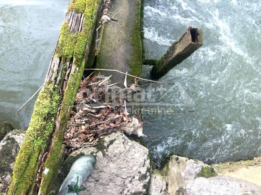 Uz vodu, Prodaja, Slunj, Slunj