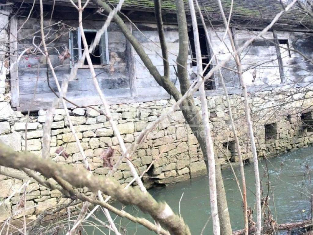 Uz vodu, Prodaja, Slunj, Slunj