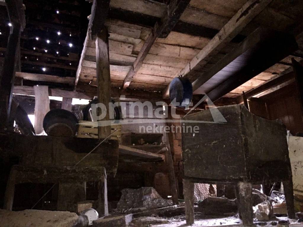 Uz vodu, Prodaja, Slunj, Slunj