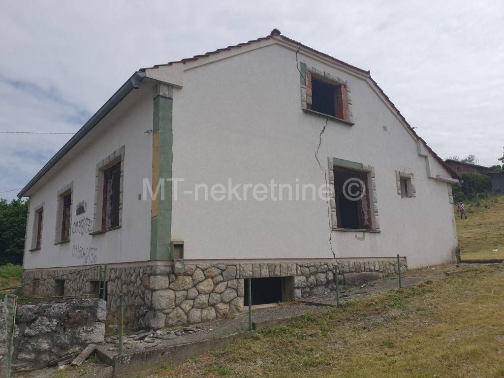 Obiteljska kuca, Prodaja, Kapela, Kapela