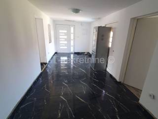 Kuca prizemnica, Prodaja, Kapela, Starcevljani