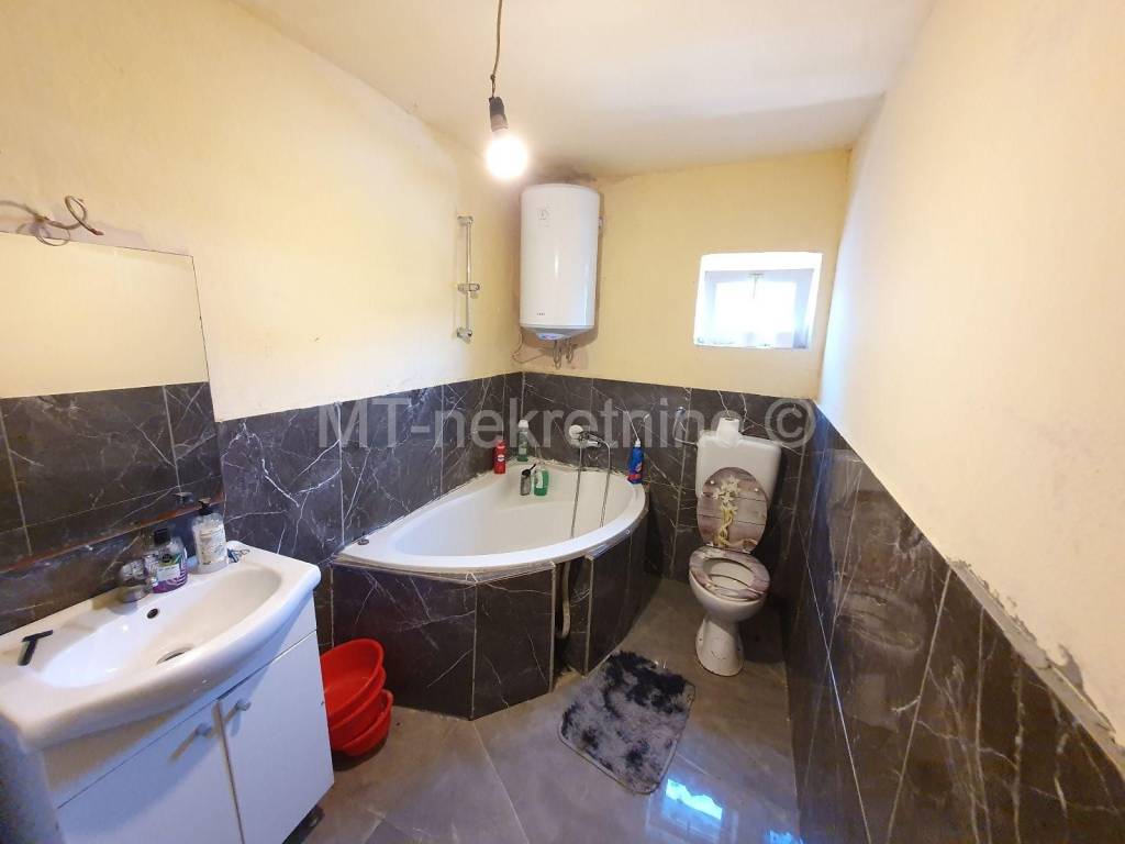 Prizemnica s potkrovljem, Prodaja, Ivanska, Srijedska