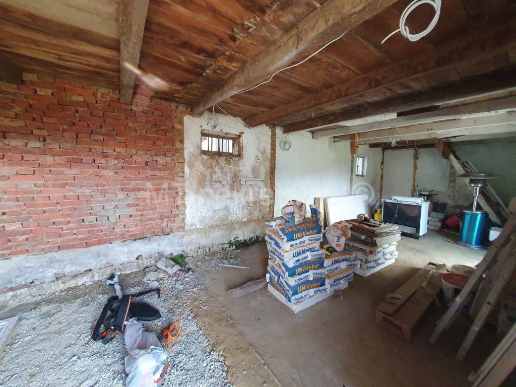 Kuca prizemnica, Prodaja, Kapela, Starcevljani