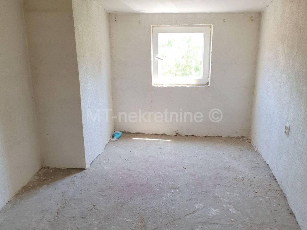 Prizemnica s potkrovljem, Prodaja, Ivanska, Srijedska