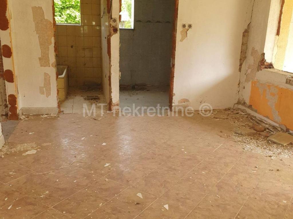 Obiteljska kuca, Prodaja, Kapela, Kapela