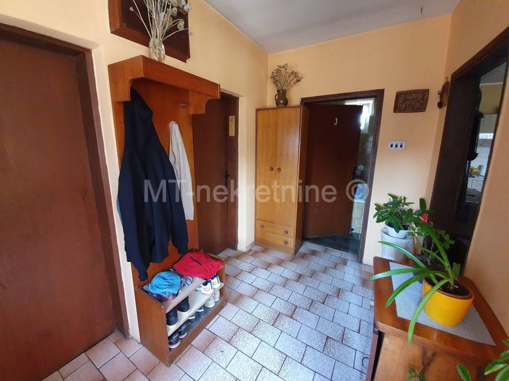 Obiteljska kuca, Prodaja, Kapela, Jabuceta