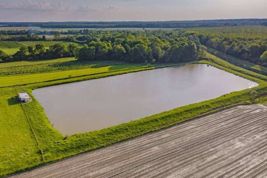 Stambeno poslovni objekt, Prodaja, Cazma, Suhaja