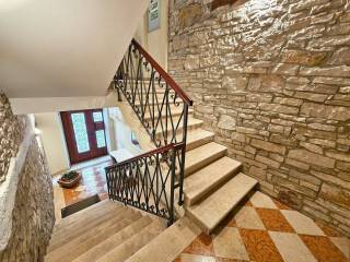 Stan u zgradi, Prodaja, Pula, Pula