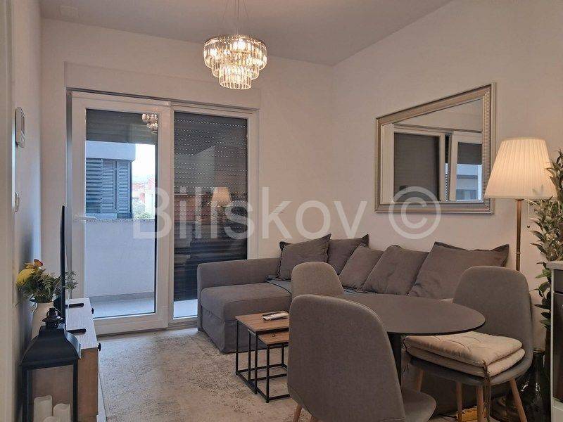 Stan u zgradi, Najam, Split, Split
