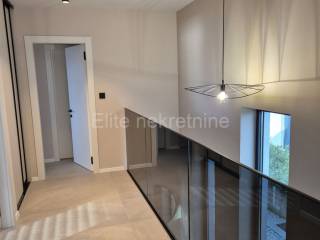 Vila, Najam, Kostrena, Kostrena