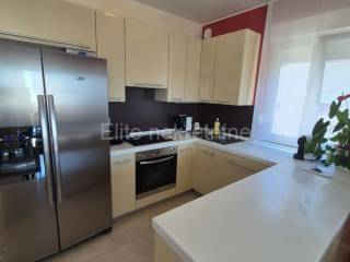 Stan u zgradi, Najam, Rijeka, Zapad