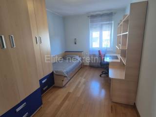 Stan u zgradi, Najam, Rijeka, Zapad