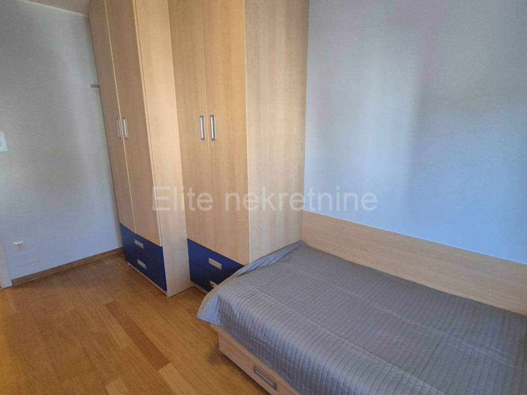 Stan u zgradi, Najam, Rijeka, Zapad