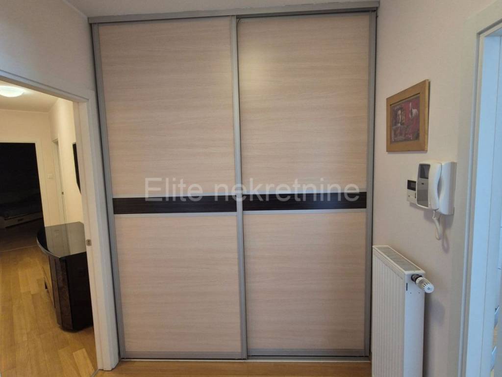 Stan u zgradi, Najam, Rijeka, Zapad