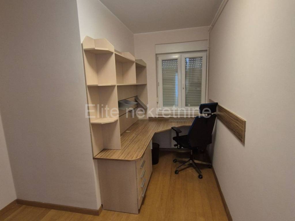 Stan u zgradi, Najam, Rijeka, Zapad