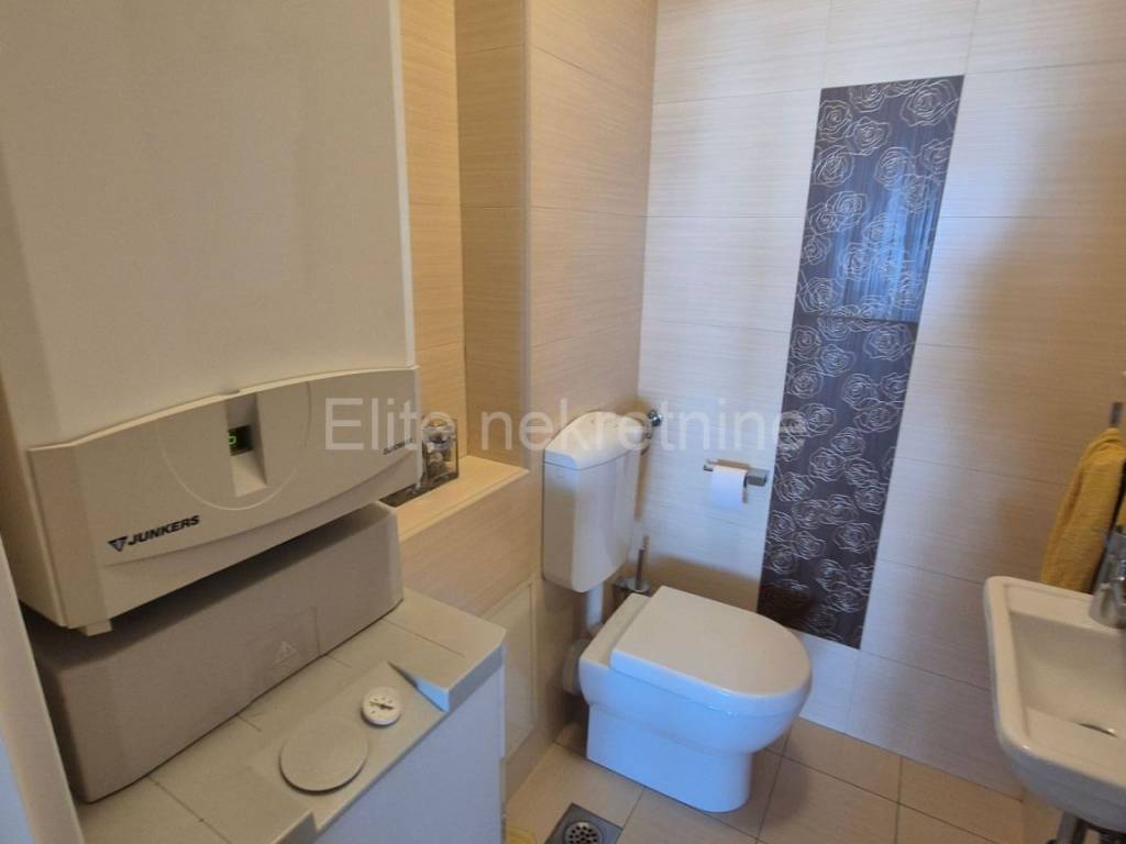 Stan u zgradi, Najam, Rijeka, Zapad