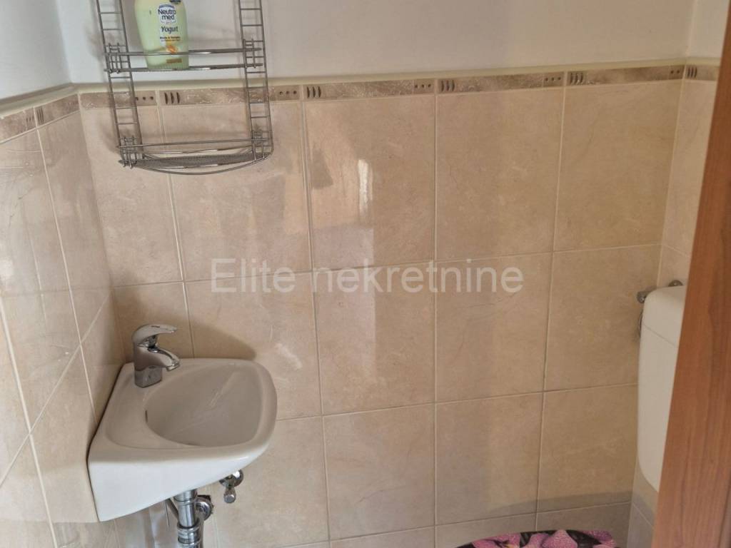 Stan u zgradi, Najam, Rijeka, Zapad