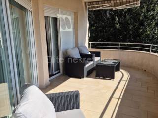 Stan u zgradi, Najam, Rijeka, Zapad