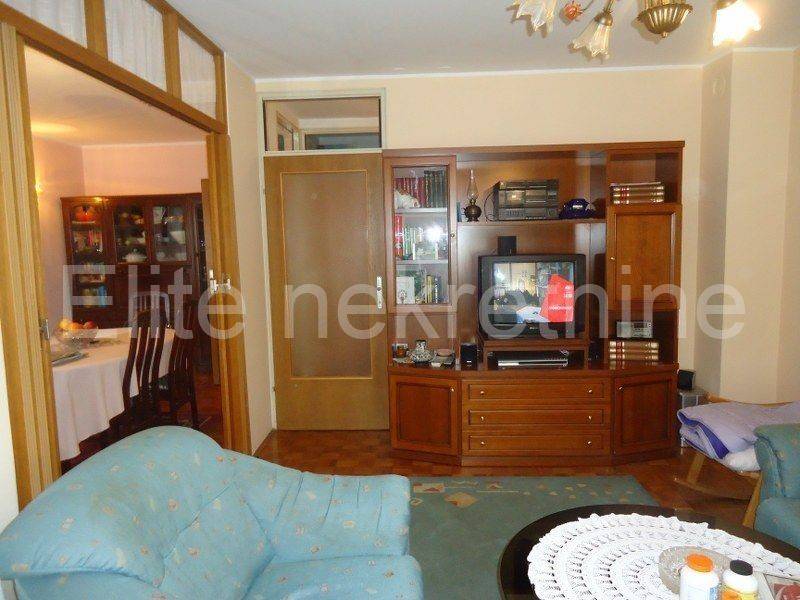 Stan u zgradi, Najam, Rijeka, Zapad