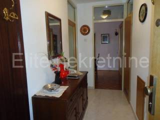 Stan u zgradi, Najam, Rijeka, Zapad