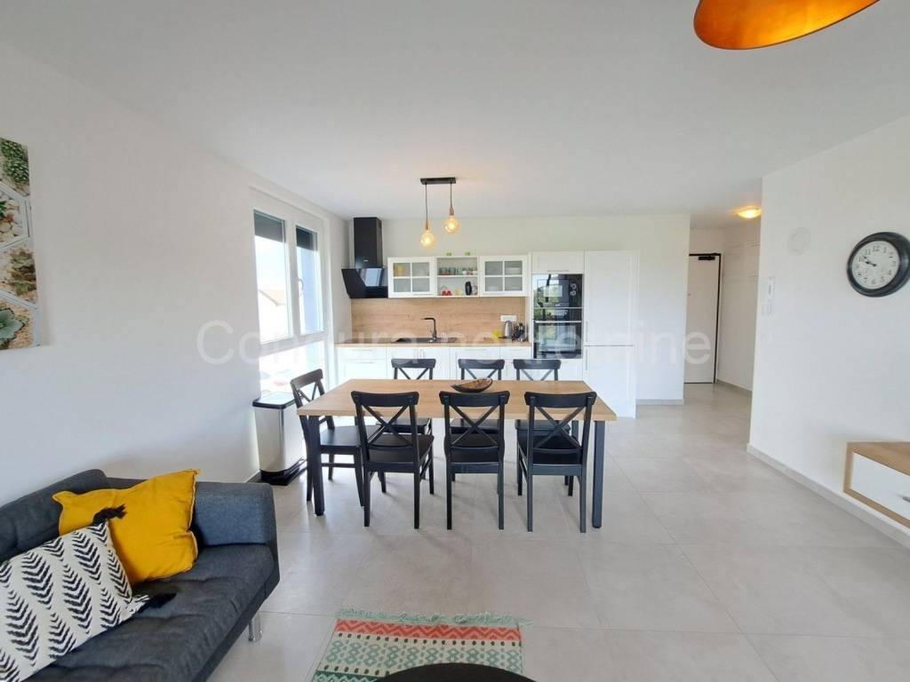 Apartman na moru, Prodaja, Nin, Nin