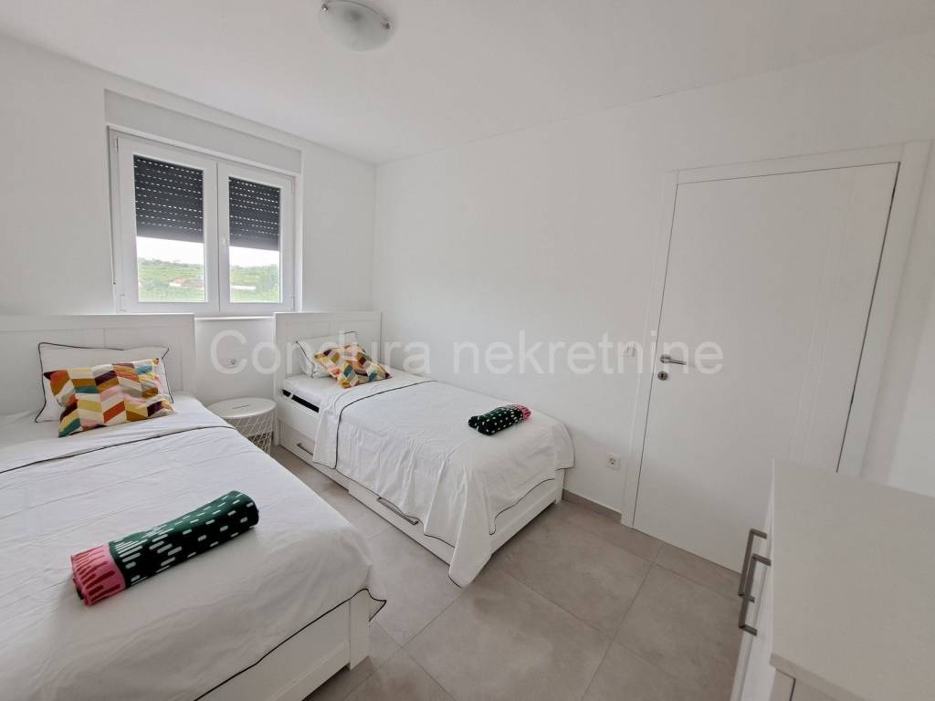 Apartman na moru, Prodaja, Nin, Nin