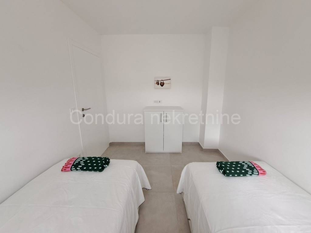 Apartman na moru, Prodaja, Nin, Nin