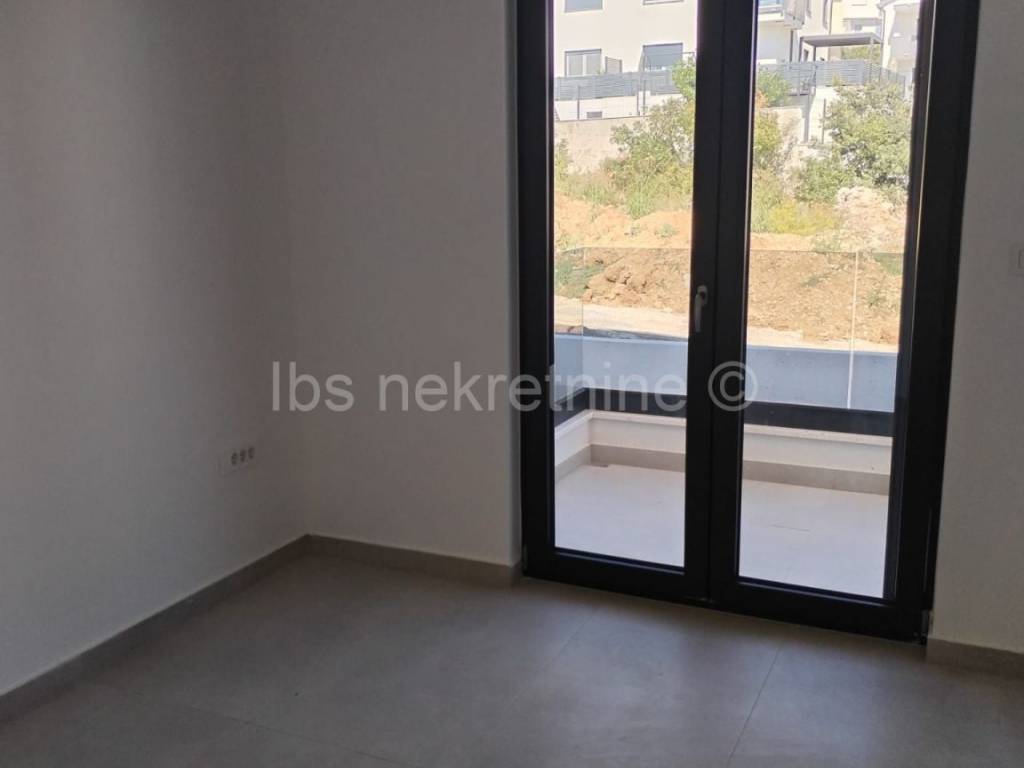 Stan u novogradnji, Prodaja, Okrug, Okrug Gornji