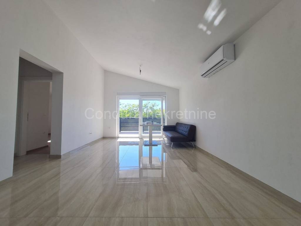 Apartman na moru, Prodaja, Vir, Vir