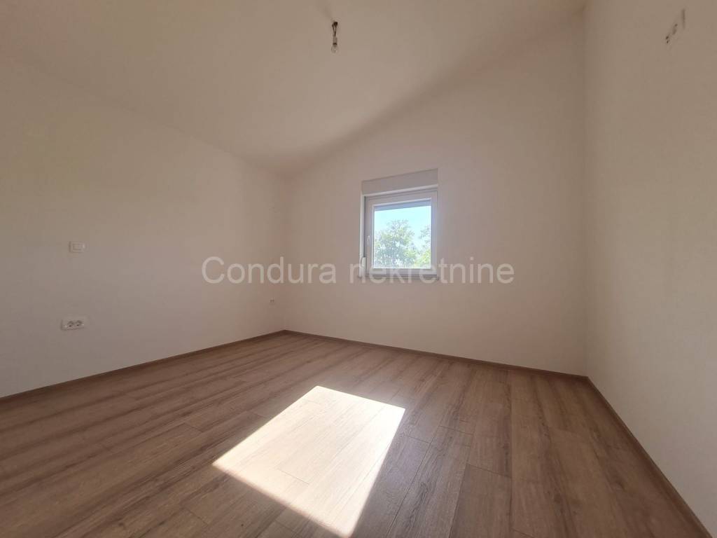 Apartman na moru, Prodaja, Vir, Vir