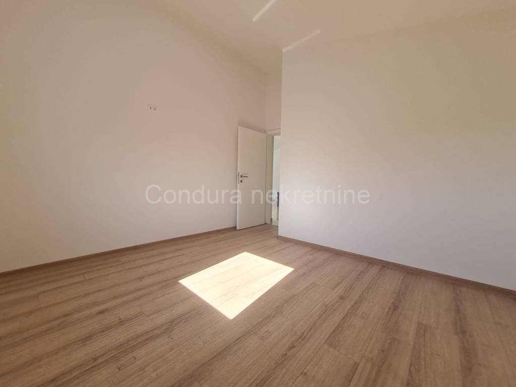 Apartman na moru, Prodaja, Vir, Vir