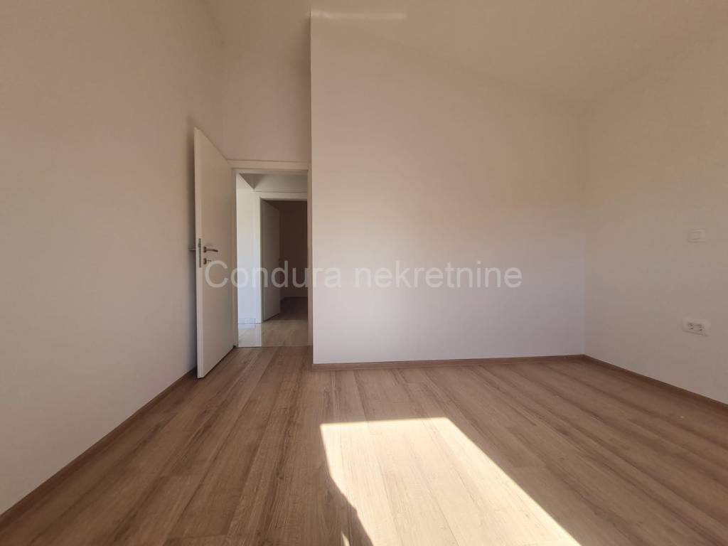 Apartman na moru, Prodaja, Vir, Vir