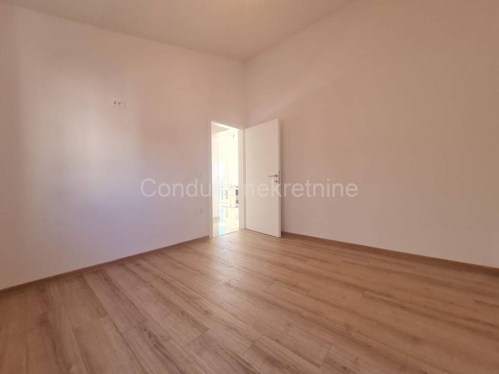 Apartman na moru, Prodaja, Vir, Vir