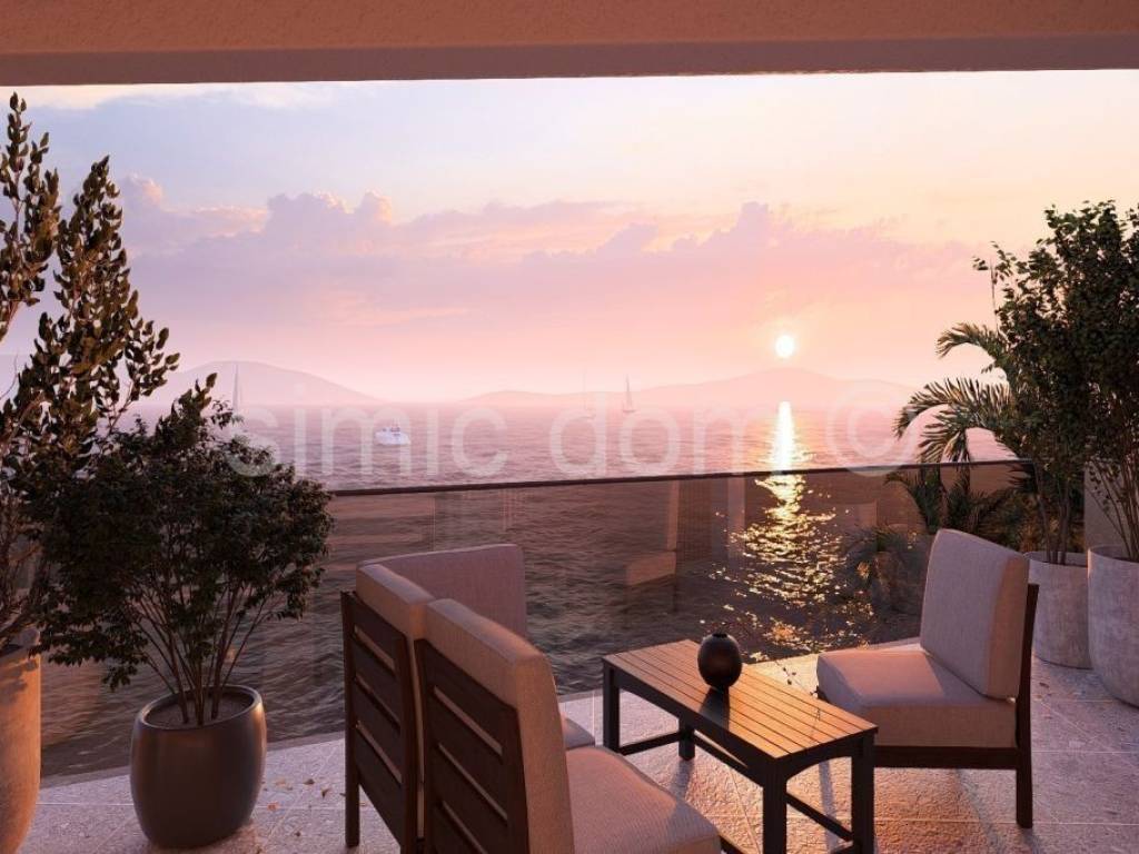 Apartman na moru, Prodaja, Okrug, Okrug Gornji