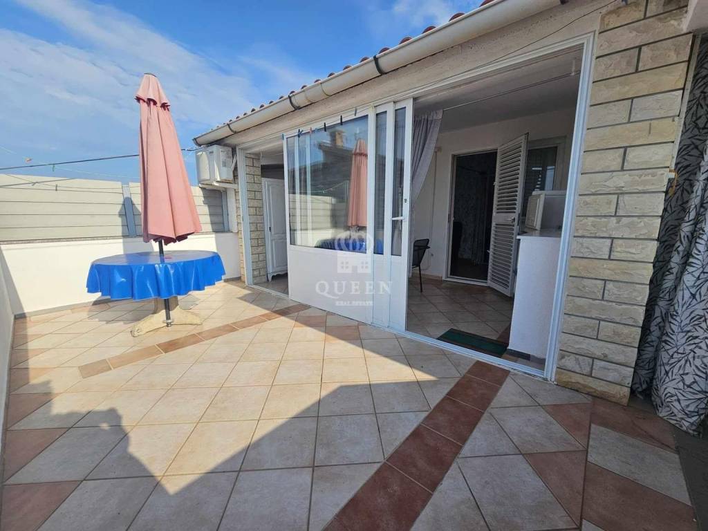 Apartmanska kuća, Prodaja, Vir, Vir